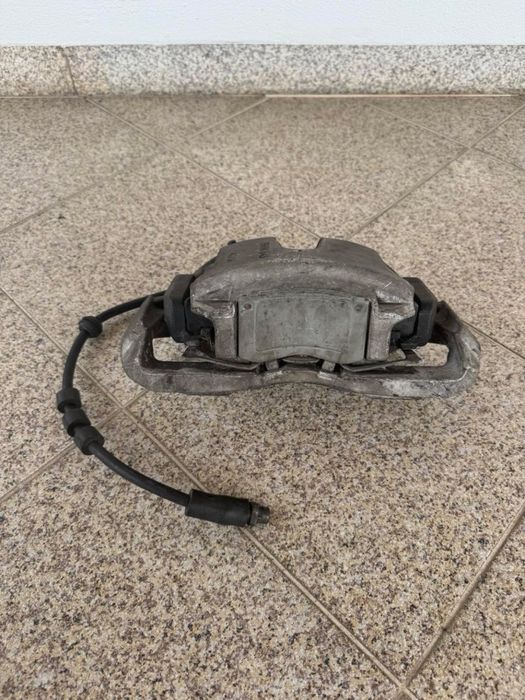 Conjunto de Pinças de Travão Frente BMW E60 535d – Originais BMW