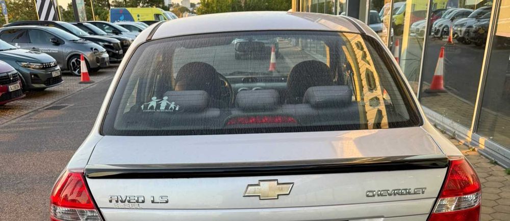 Vendo Chevrolet Aveo 1.2 Bi-Fuel, do ano 2012 — photo 3