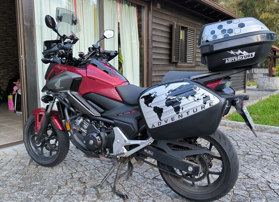 Honda NC 750x com todos os extras OUT2020