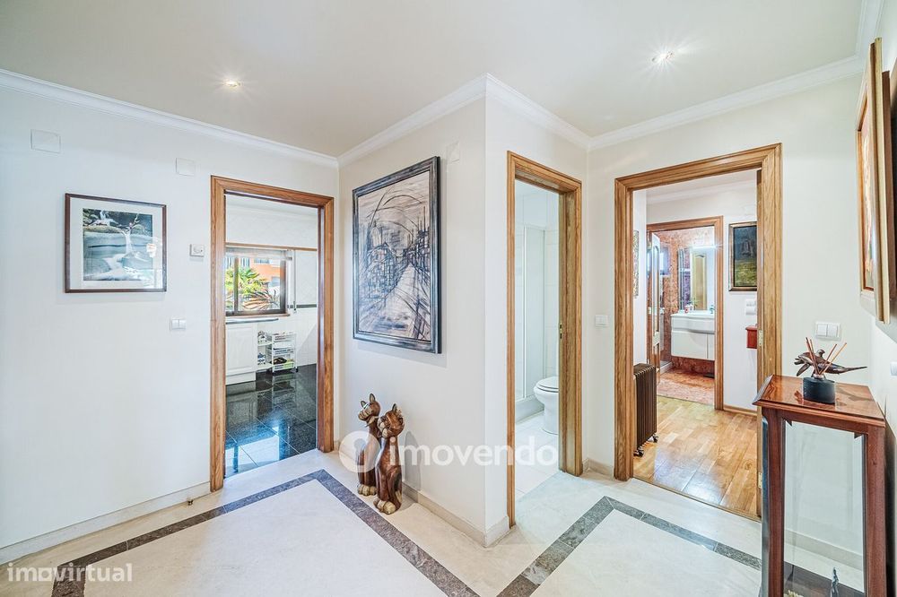 Apartamento T2 exclusivo, com garagem, em Paço de Arcos