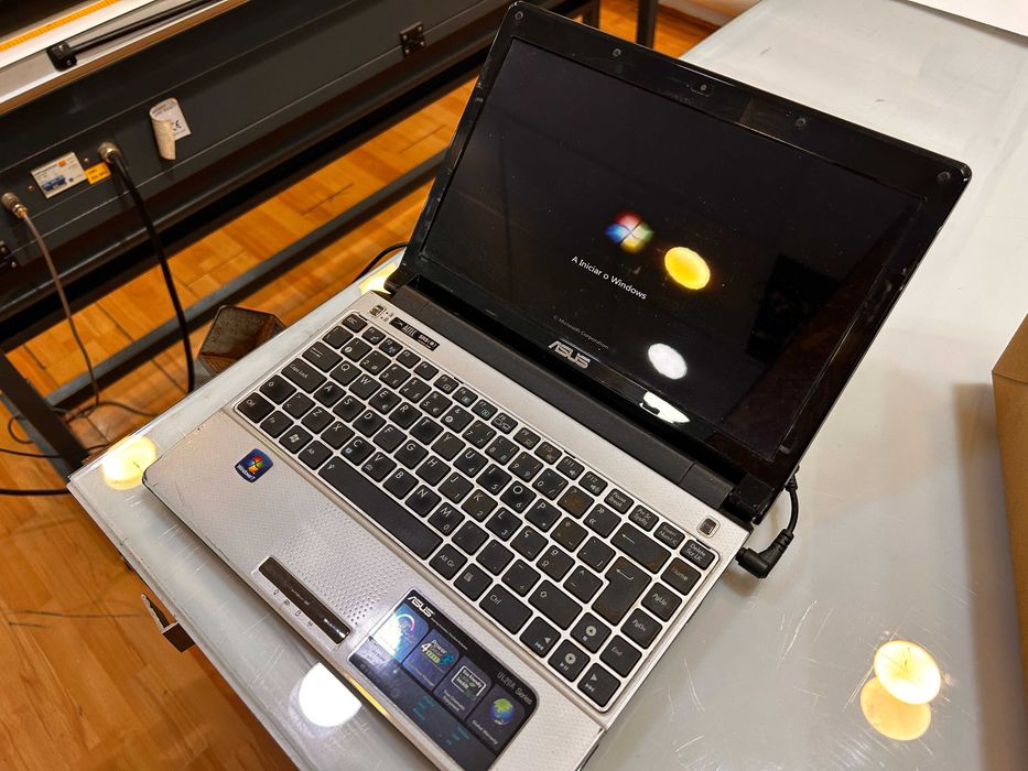 Portátil ASUS UL20A