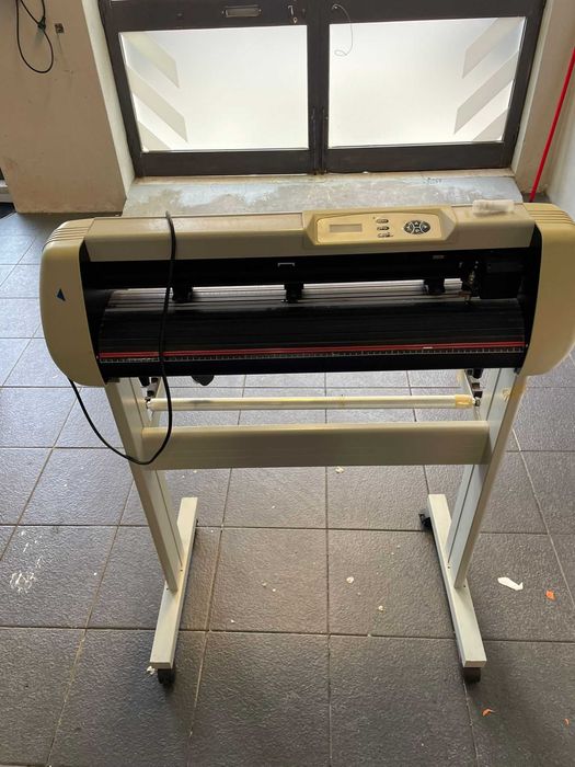 Plotter de Corte LYIU Profissional – Pronta a Trabalhar (Vinil / Publicidade)