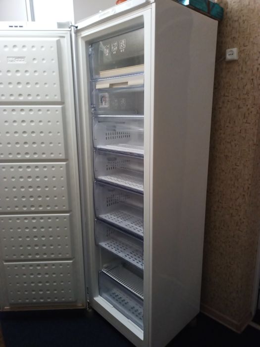 Морозильна камера Beko