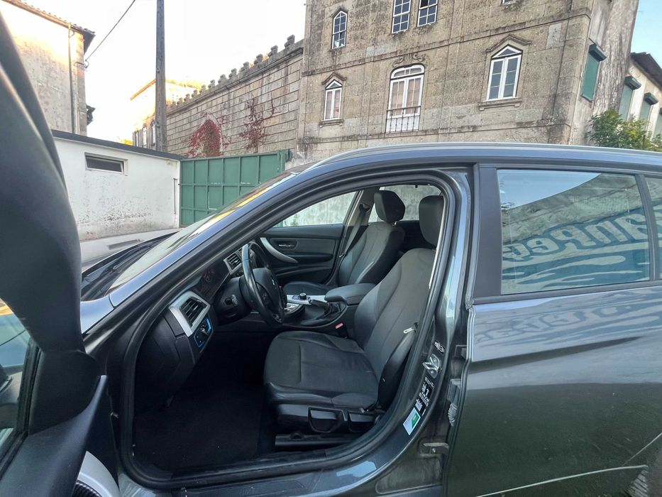 BMW 318D AUTO 2014/12