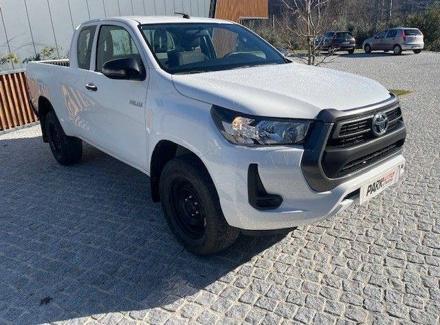 Toyota Hilux 2.4 D-4D 4WD CE CH