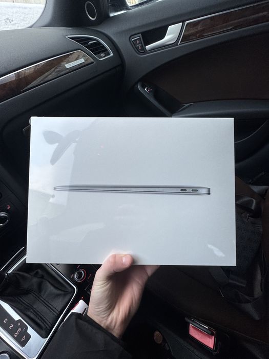 Новий/запакований Apple MacBook Air M1 13.3'' 256Gb MGN63 a2337