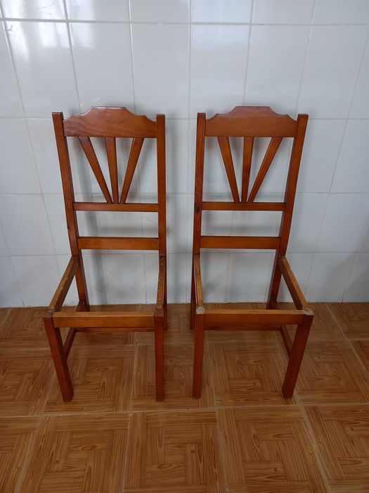 Cadeiras robustas (duas)