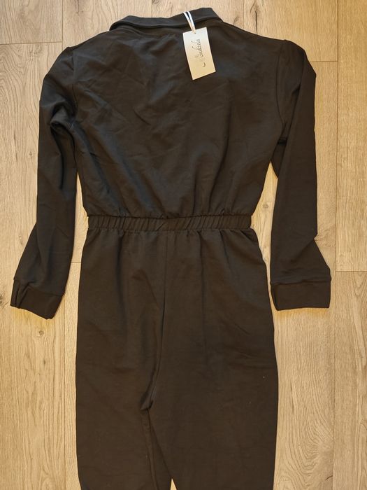 Świetny dresowy kombinezon