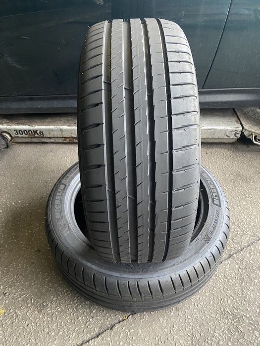 Pneus Semi-Novos 235/45/18 Michelin Pilot Sport 4
