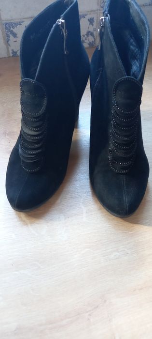 Ботильоны из натуральной кожи пони с анималистичным рисунком и замшевы