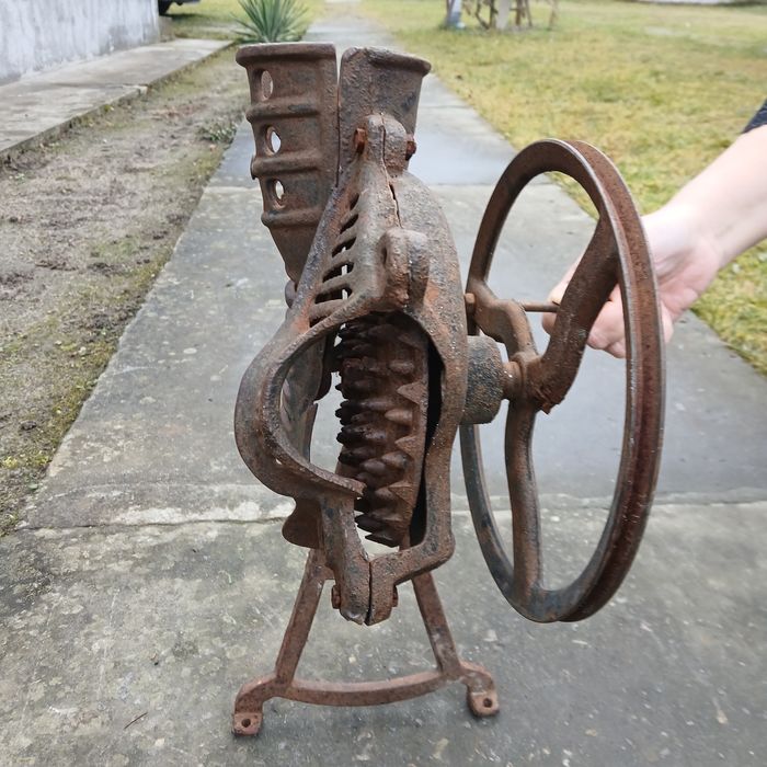 Молотарка кукурудзи,зернодробилка,верхня кришка до бетономішалки,елект