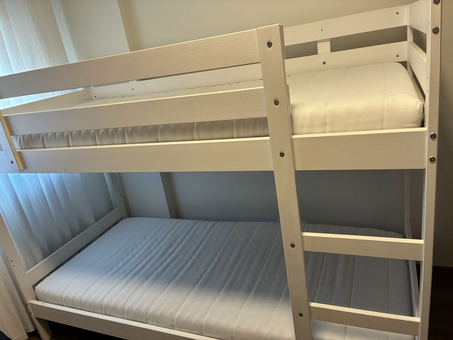 Estrutura beliche branco MYDAL - Ikea + Colchões