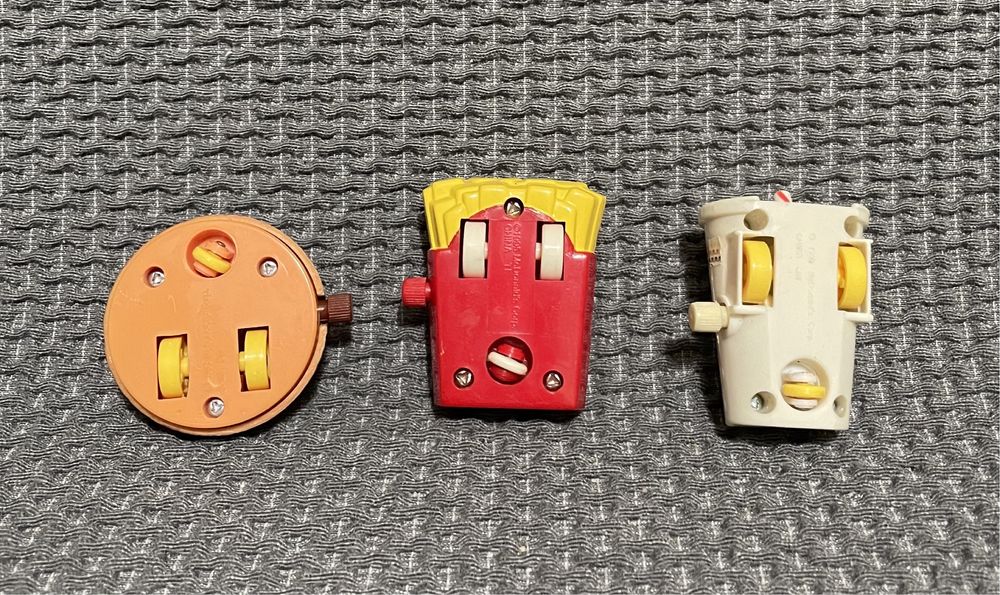 3 brinquedos McD