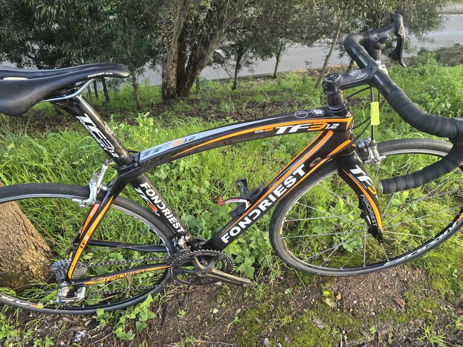 Bicicleta de carbono com campagnolo record