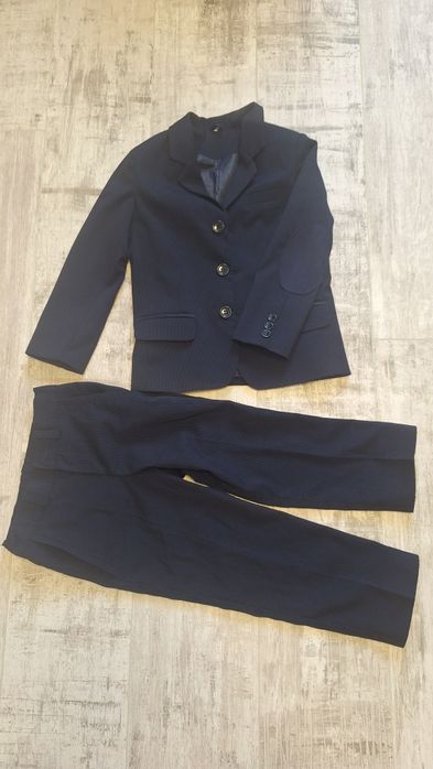 Продам костюм на випускний/перший клас!