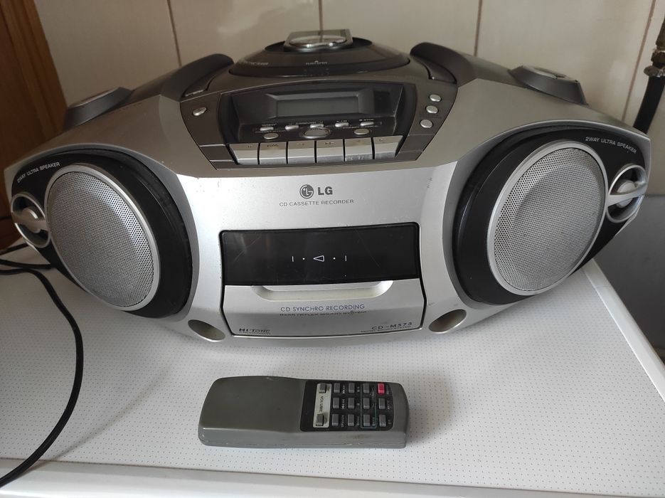 Магнітола LG CD-M373X + AUX (можна підключити телефон)