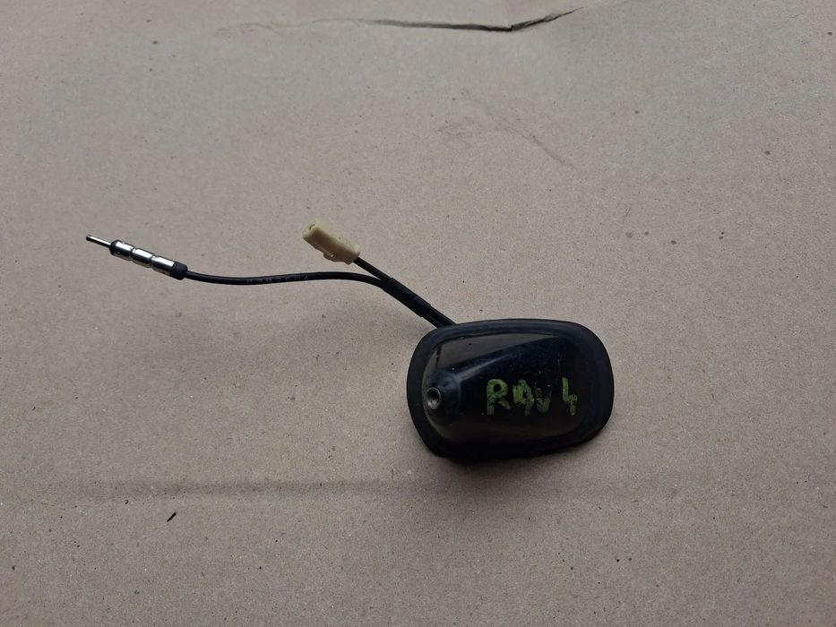Antena dachowa TOYOTA RAV 4 II  OE