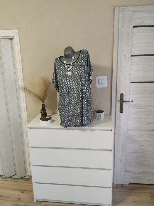 Super zwiewna bluzeczka 50-52