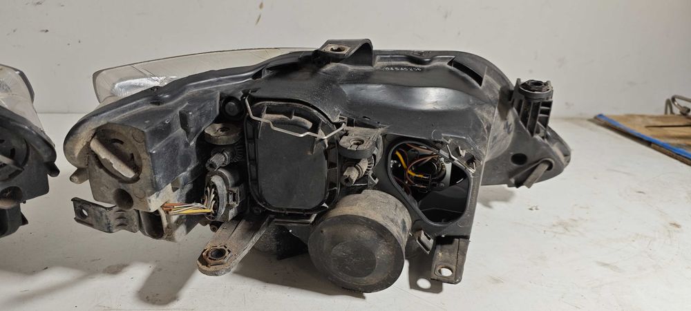 Seat Ibiza IV 2008-2012r. Lampy przód Halogen komplet cena za 1 sztukę 6J1941005D