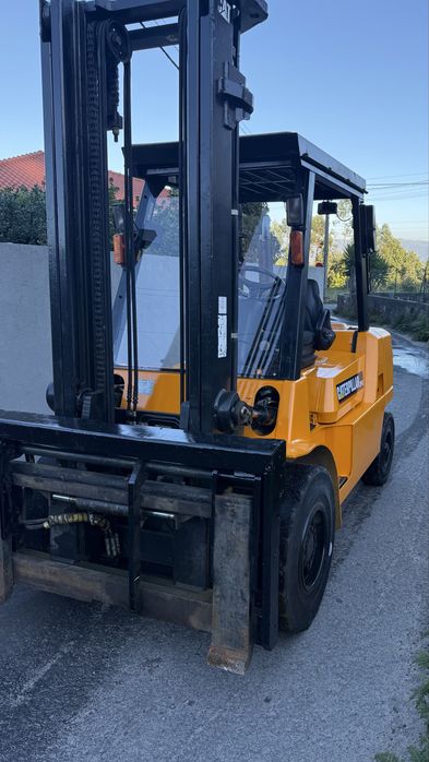 Empilhador Caterpillar DP40K 4.000kg Diesel 2008