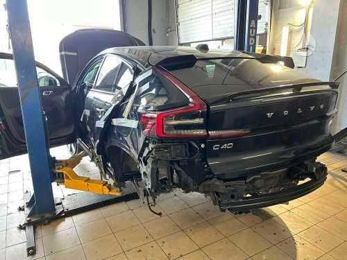 Капот та інше Volvo C40 розборка
