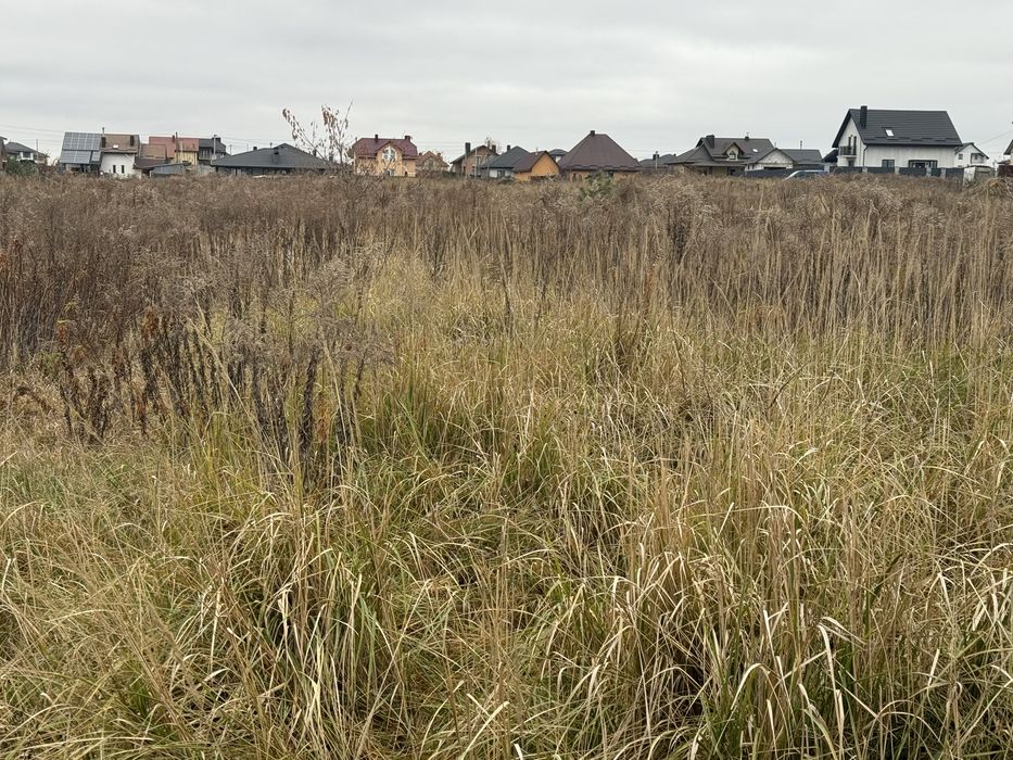 Продам рівну ділянку поруч забудови