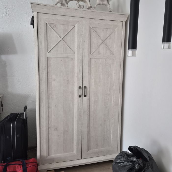 Sprzedam komodę i szafę