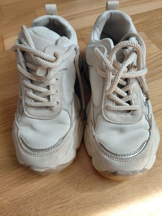 Дитячі білі кросівки