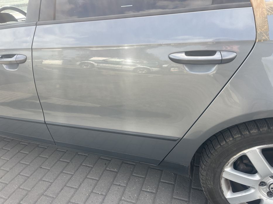 Passat B6 combi drzwi przód tył kolor szary LA7T