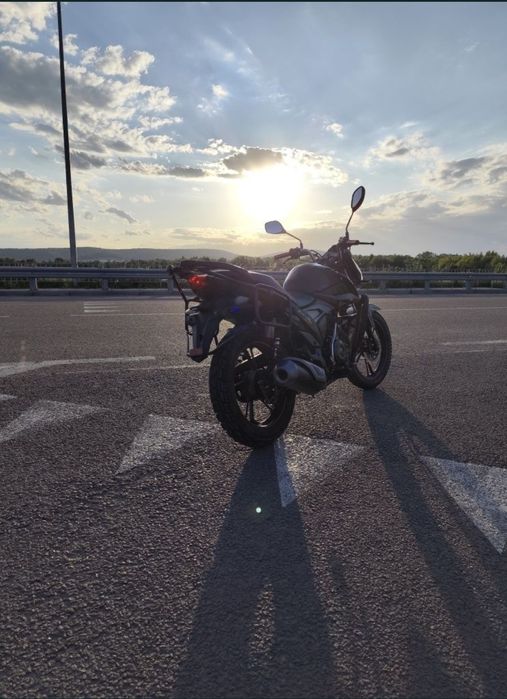 Продам мотоцик lifan str200