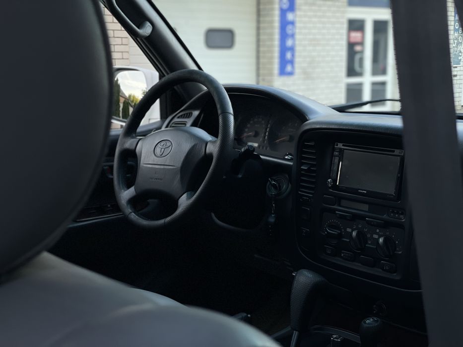 Toyota Land Cruiser 100