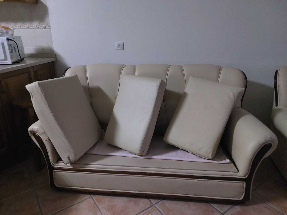 Sofá três lugares/cama