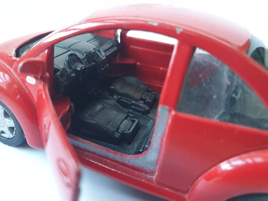 Auto Volkswagen New Beetle Maisto die cast model skaka 1:37