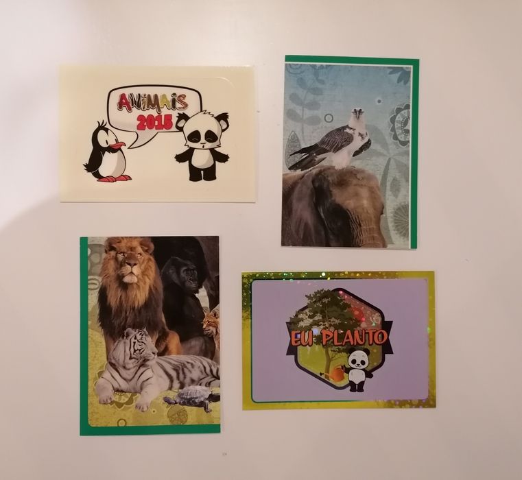 Conjunto de 4 cromos Animais, uma edição 2015 da Panini