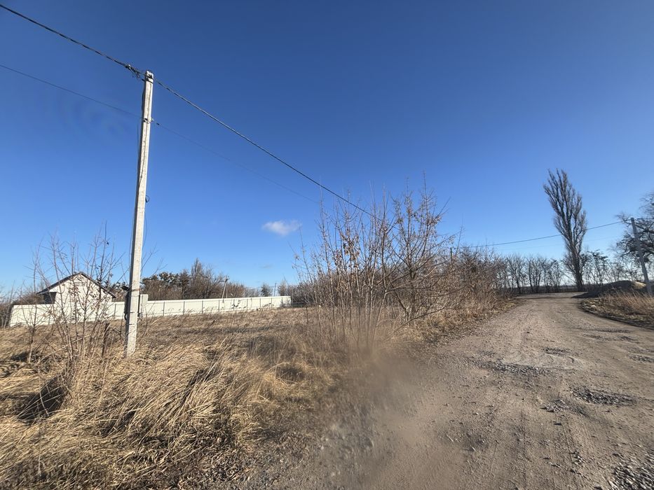 Продам фасадну ділянку