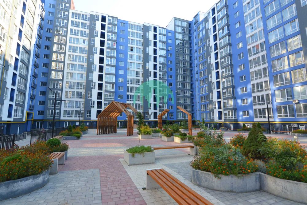 Дворівнева 2 кімнатна квартира з ТЕРАСОЮ в центрі міста(60)