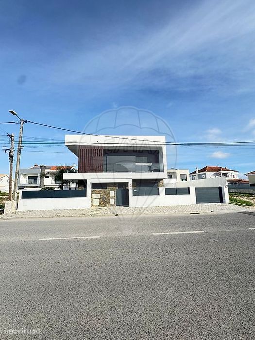 Moradia T4 para venda