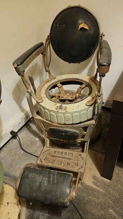 Cadeiras de Barbeiro Antigas