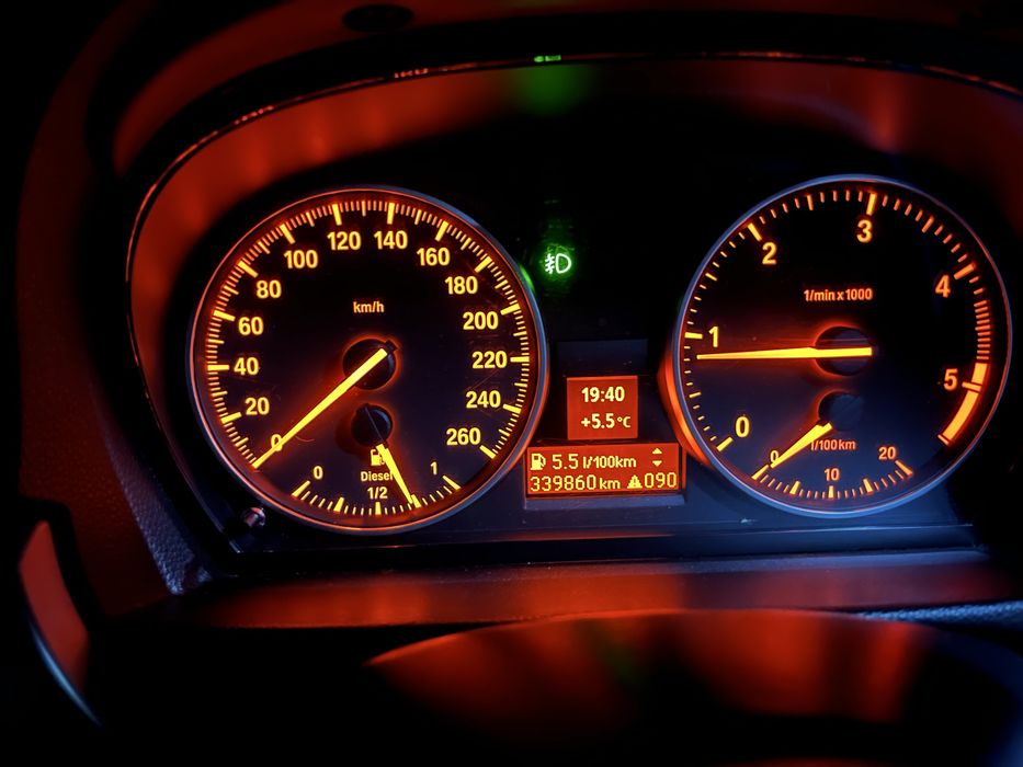 BMW E90-318d-N47.