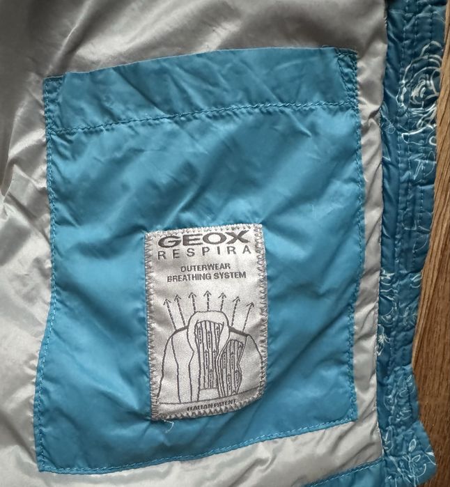 Geox куртка демісезонна оригінал на 14 років.
