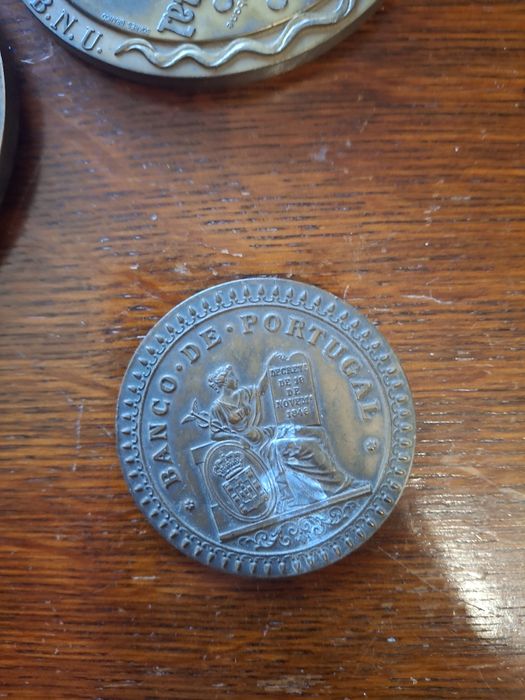 33 Medalhas antigas banco de Portugal