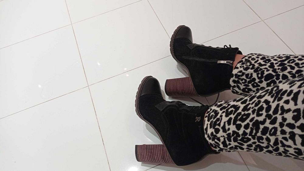 Новые ботинки замш +кожа с утеплителем 40