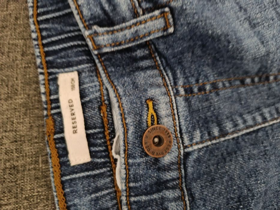 Джинси на підлітка