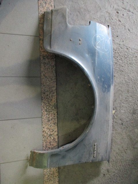 Guarda-lamas esquerdo VOLVO 340-360 (343, 345)