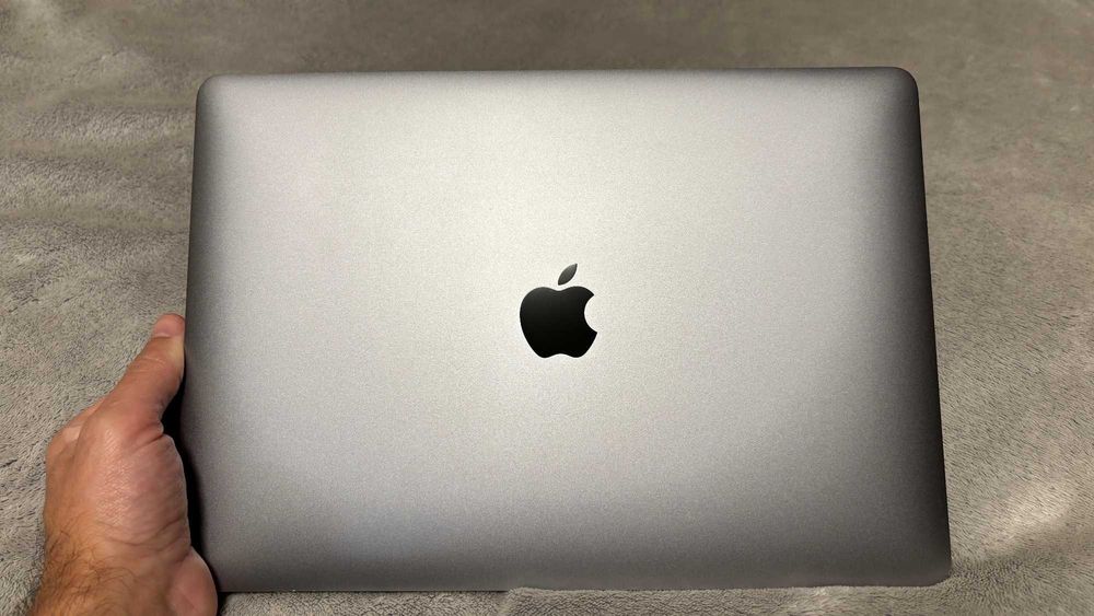 Apple MacBook M1 Air -38 циклів зарядки!!!