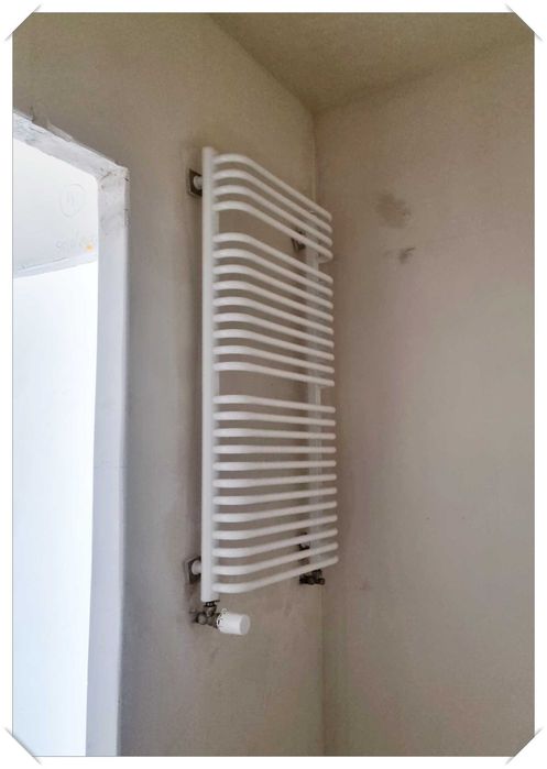 Grzejnik łazienkowy rozstaw 50cm biały ok. 512W