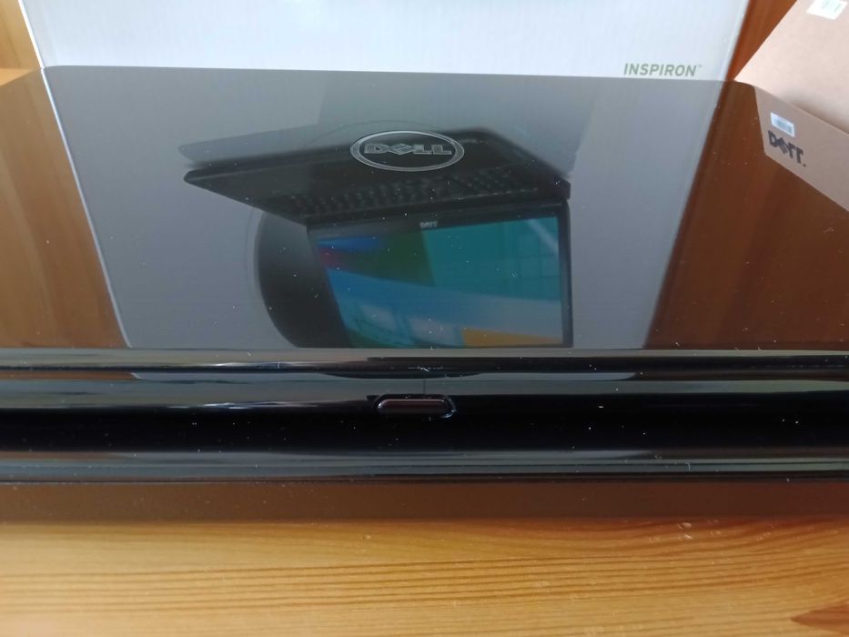 Laptop DELL Inspiron N7110 Windows 7 Home Premium  + dokumentacja