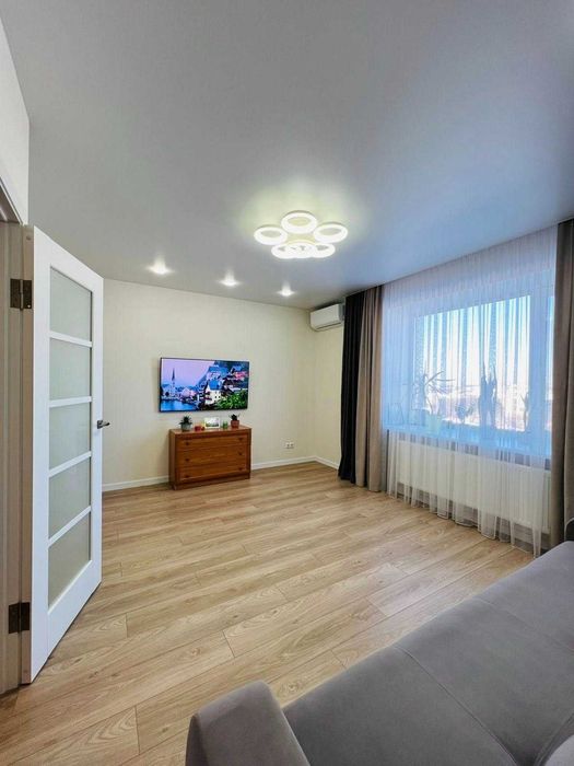 Продам 2к квартиру на вул. О.Антонова 3289