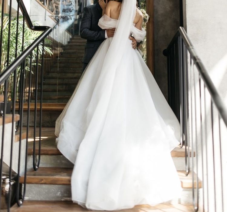 Весільні сукня А сілует