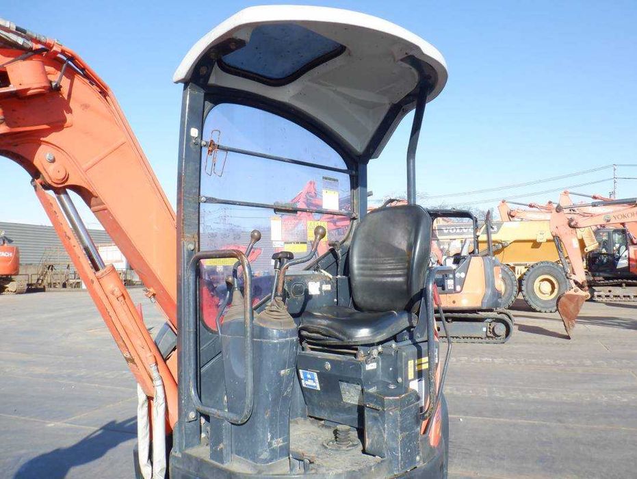 Экскаватор гусеничный HITACHI ZX20UR